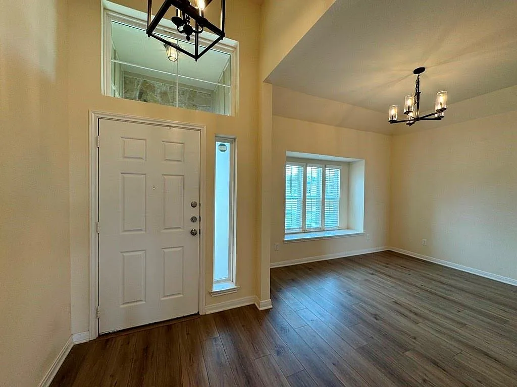 3 bed, 2.0 bath, 1577 sqft, $1,750 — Photo 3