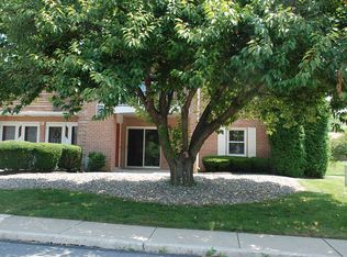 2635 Rolling Green Dr, Macungie, PA 18062