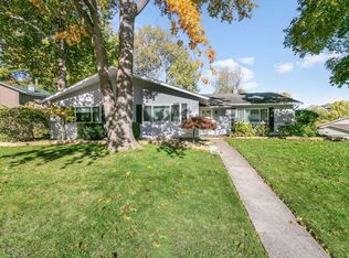 1819 Woodmont Dr, South Bend, IN