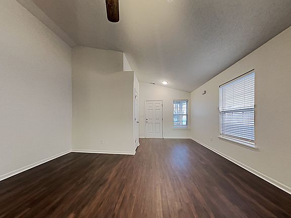 3rd image of 7235 Parklake Pl