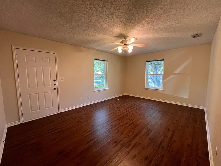 309 Laird Ln #105 — Photo 23