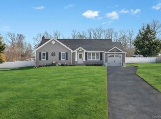 40 Great Rock Drive, Wading River, NY 11792