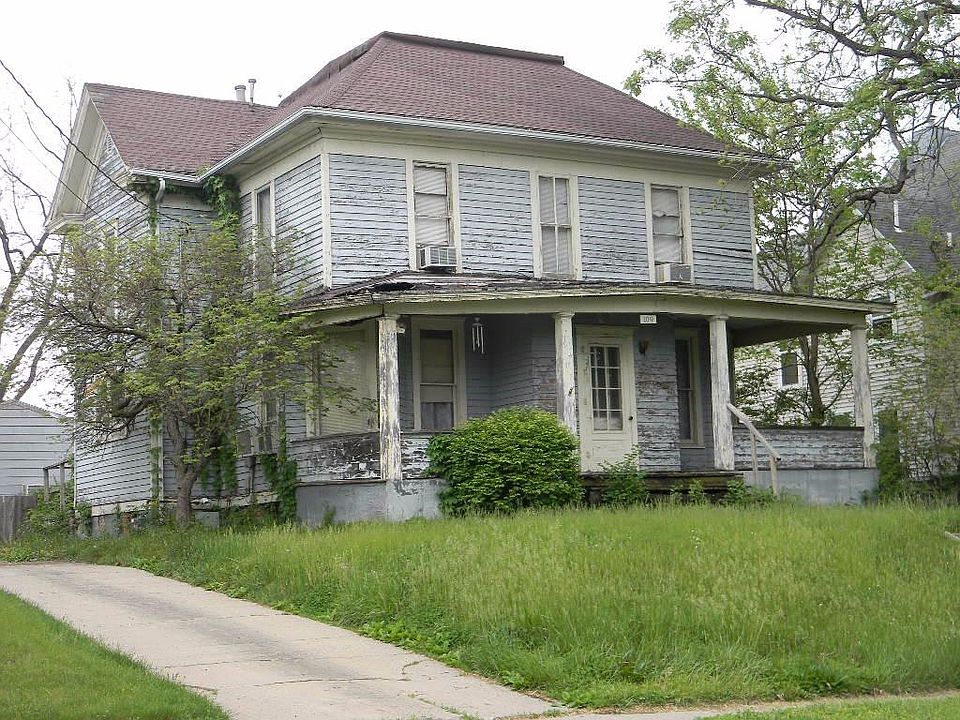 1st image of 109 College Ave