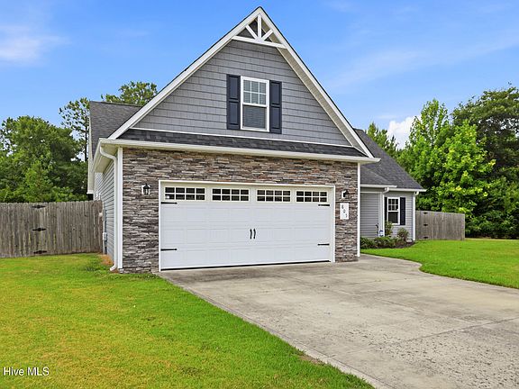 3rd image of 805 Cross Wind Court