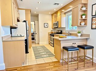 121 Cedric Rd #121, Newton Center, MA 02459