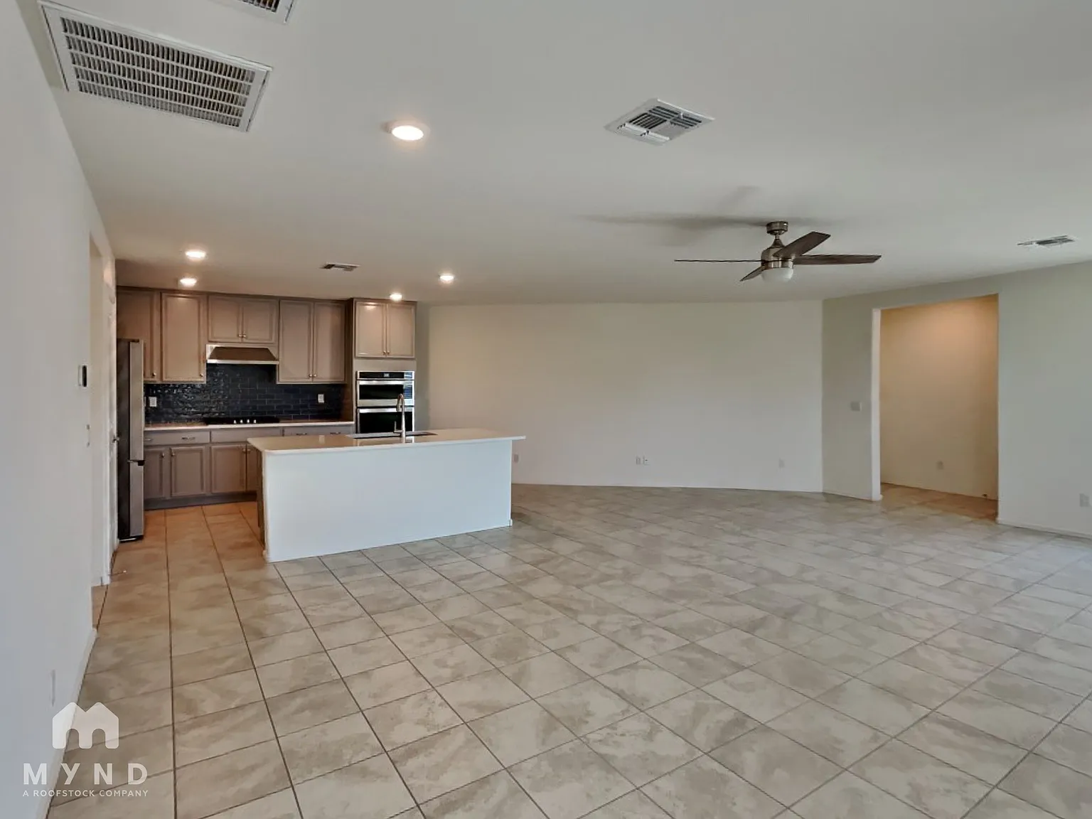3 bed, 2.0 bath, 1620 sqft, $1,875 — Photo 3