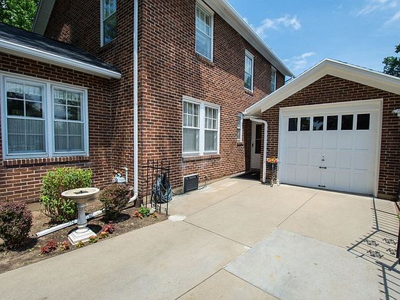 3rd image of 1601 E Jackson Blvd