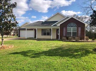 212 Sunnymeade Dr, Warner Robins, GA 31093