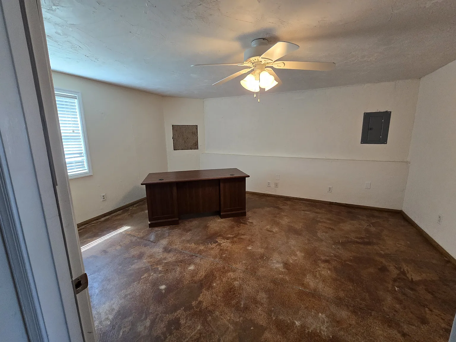 130 West King Street - Offic... — Photo 2