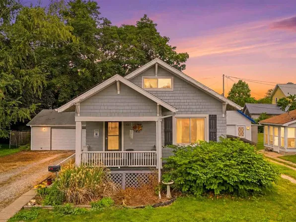 413 S 3rd Ave, Washington, IA 52353