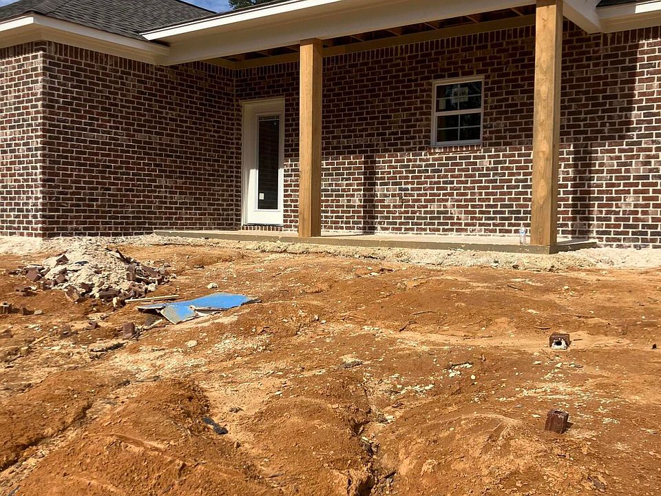 2nd image of 364 Siloam Rd