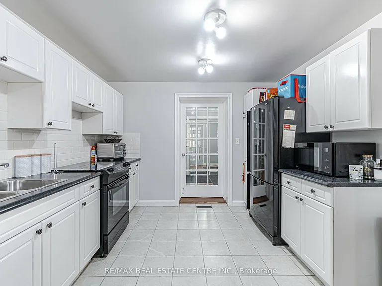 1904 Balsam Ave — Photo 10