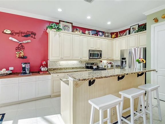 3rd image of 20313 Castlemaine Ave