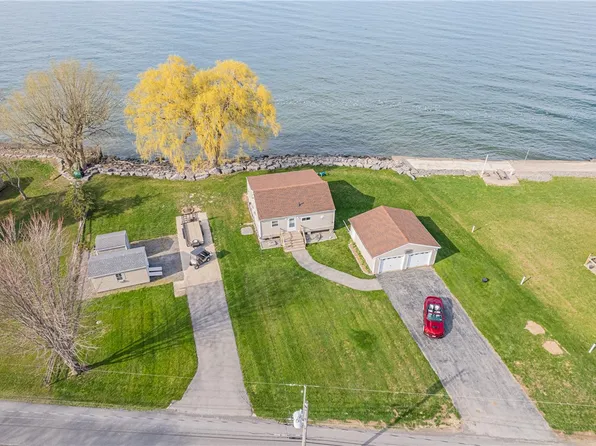 15871 & 15869 Edrose Shr, Kent, NY 14477