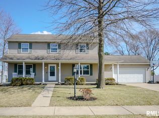 404 S Breckenridge Dr, Dunlap, IL 61525