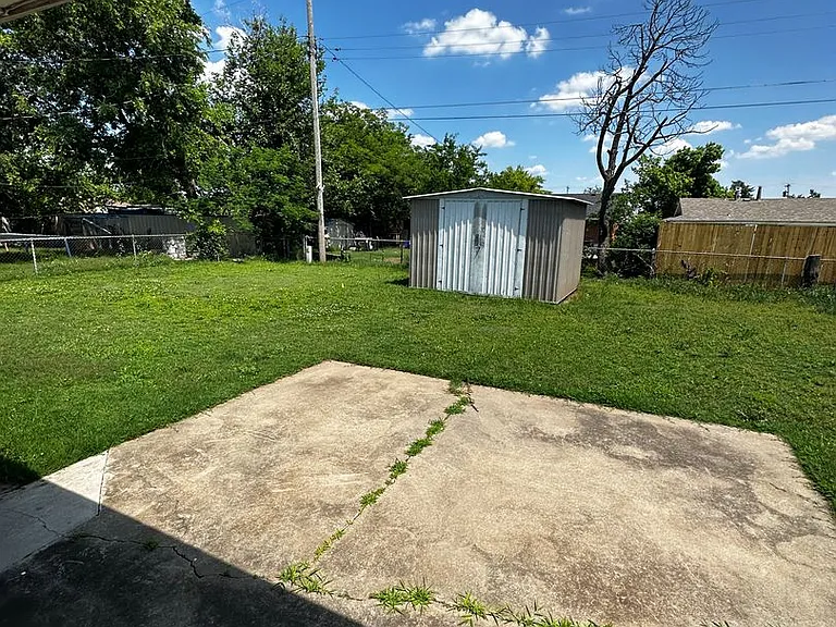 1317 SW 68th St — Photo 37