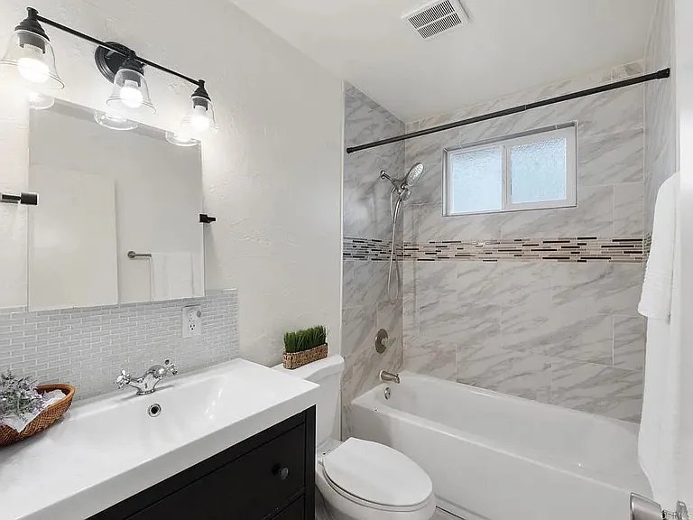 2861 Turnbull St — Photo 10