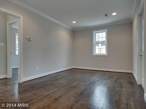 4th image of 2409 Fairview Dr