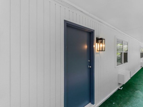 230 13th Avenue Pl NW APT 8