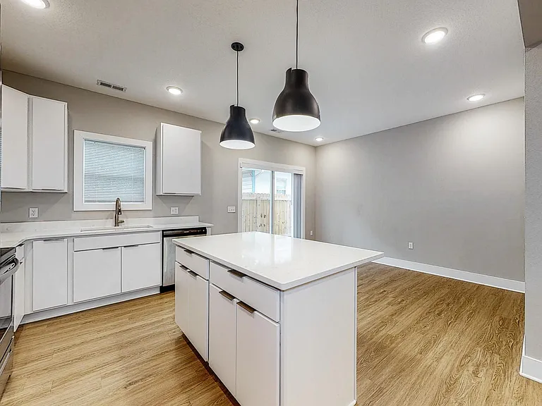 308 S Walnut Ave #103 — Photo 6