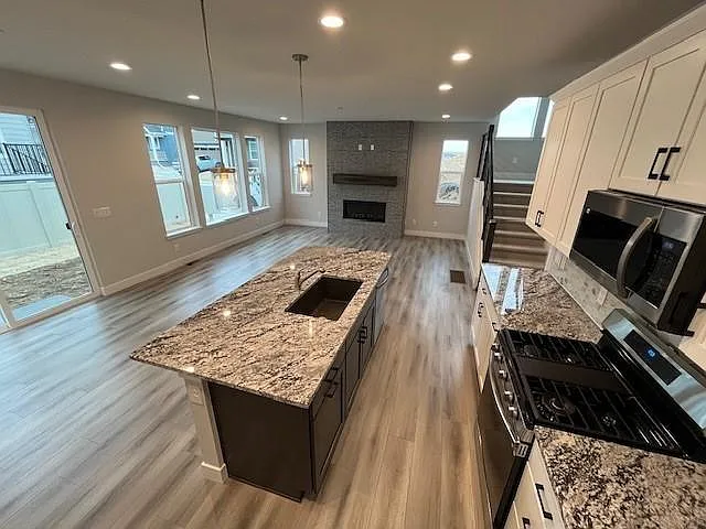 369 Fox Ln — Photo 4