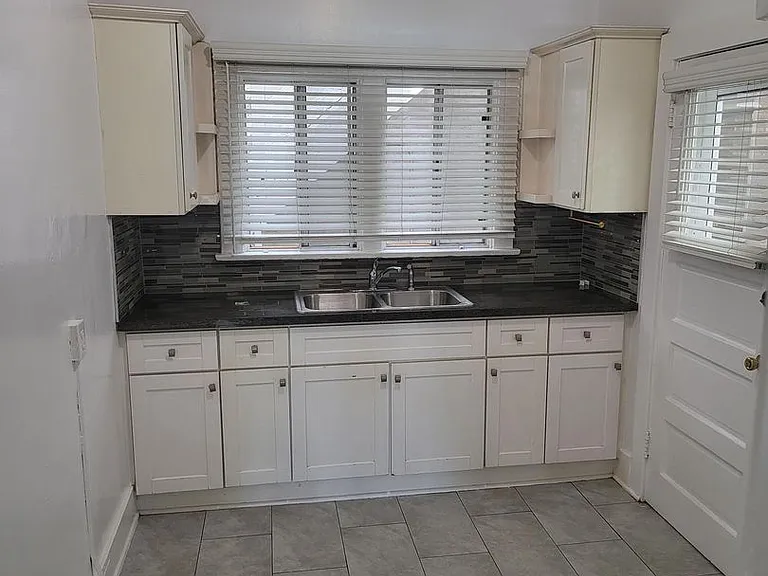 325 Cherry Ave — Photo 13