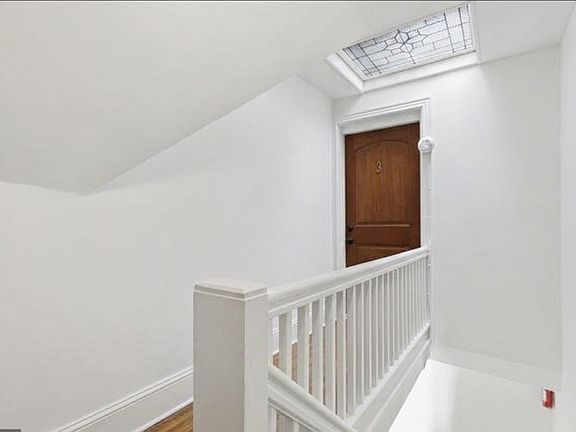 3rd image of 37 E Stratford Ave #3