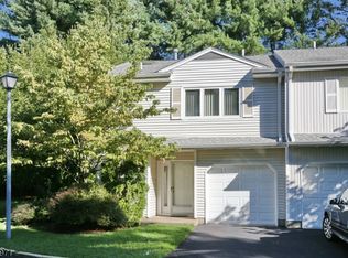 1 Meadowview Ter, Fair Lawn, NJ 07410