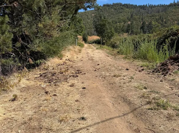 Tolman Crescent Rd, Ashland, OR 97520
