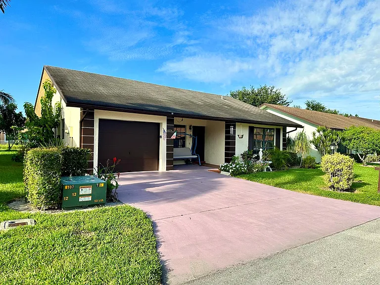 6273 Tall Cypress Cir — Photo 2