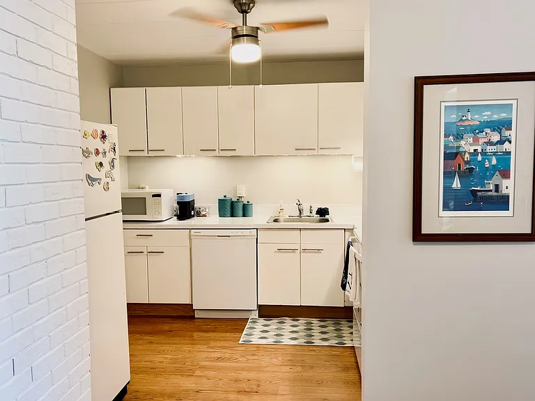 200 Ocean Park Ave #4K — Photo 7
