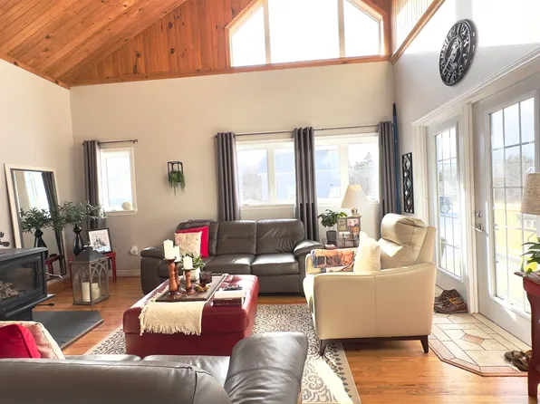 12 Clam Point Rd, Barrington, NS B0W 1N0