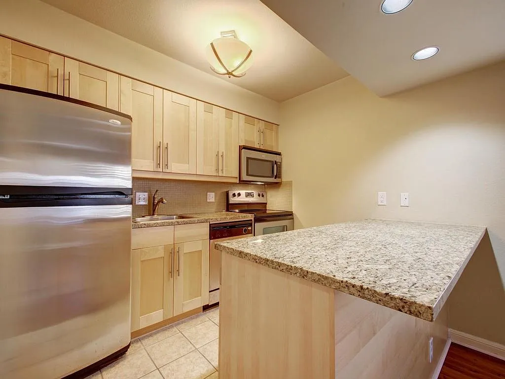 1 bed, 1.0 bath, 650 sqft, $1,275 — Photo 3