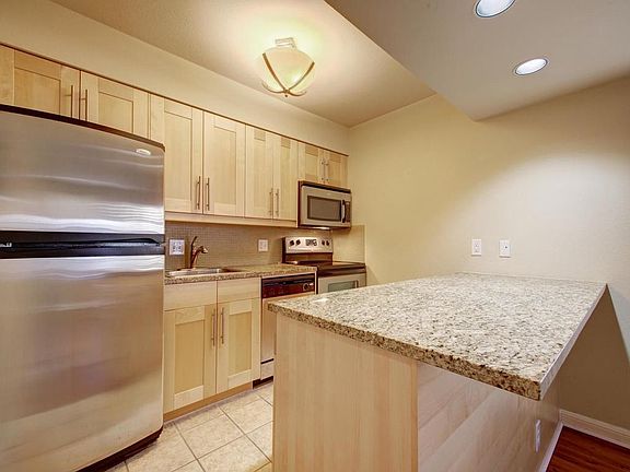 3rd image of 7685 Northcross Dr Unit 221