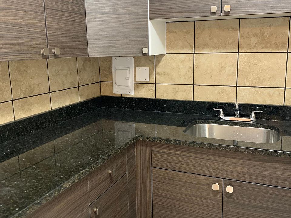 1st image of 1517 W Morse Ave #515