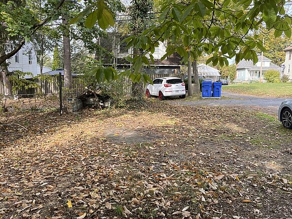 3rd image of 1077 Main St