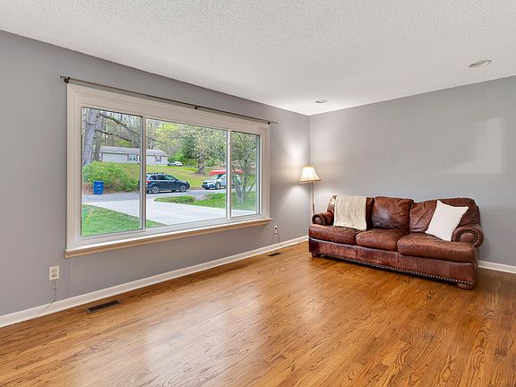 4th image of 2540 Highpoint Dr