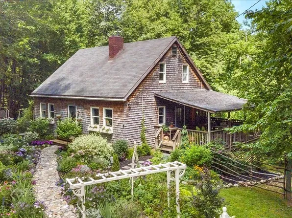 447 Farm Road, Arlington, VT 05250