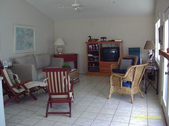 4th image of 1312 W Bay Ave