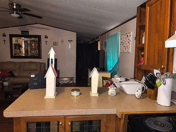 Kitchen/living area counter