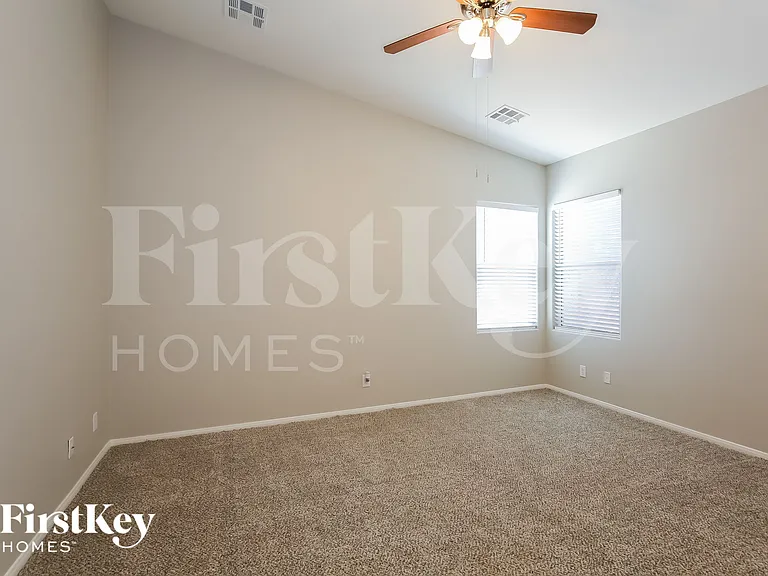 609 Fiesta Del Rey Ave — Photo 8