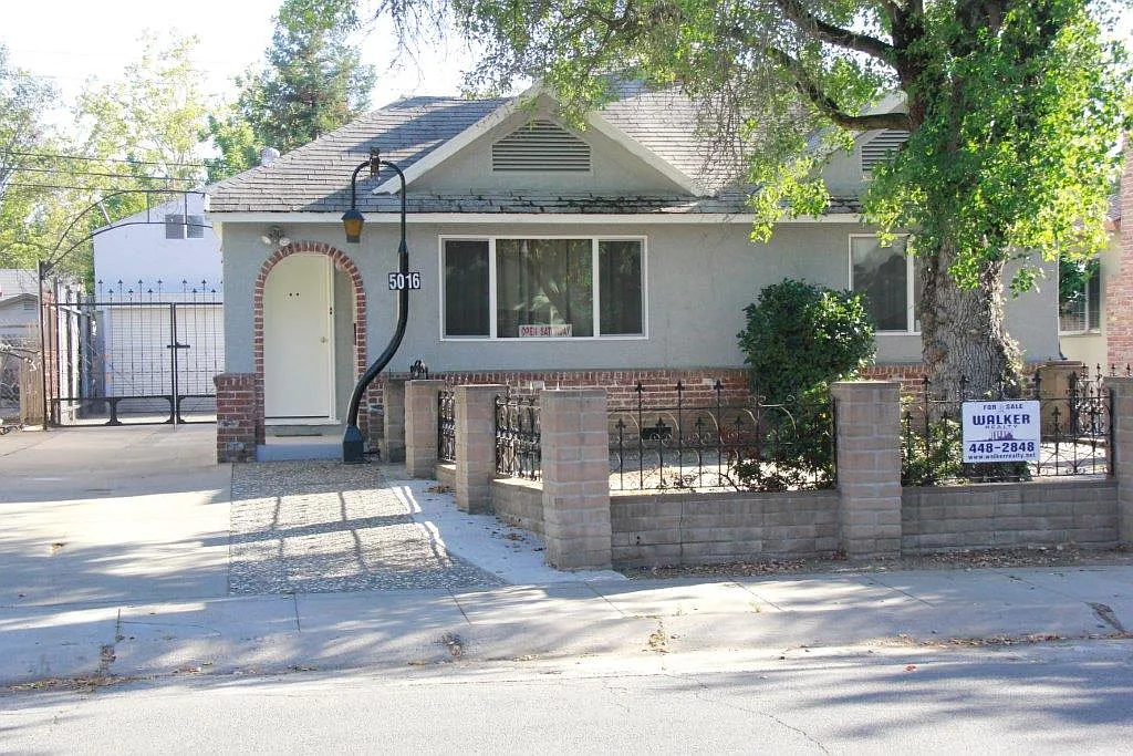 5016 8th Ave photo 1