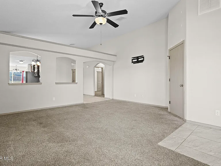 4989 Marcella Santillana — Photo 25