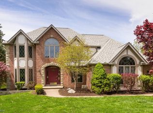 8313 Hunting Dr, North Royalton, OH 44133