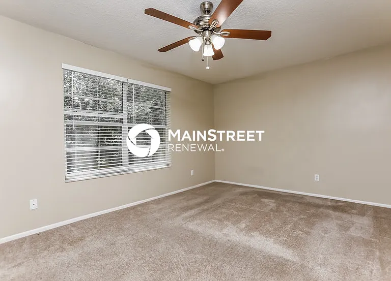 1631 Callie Ct — Photo 14
