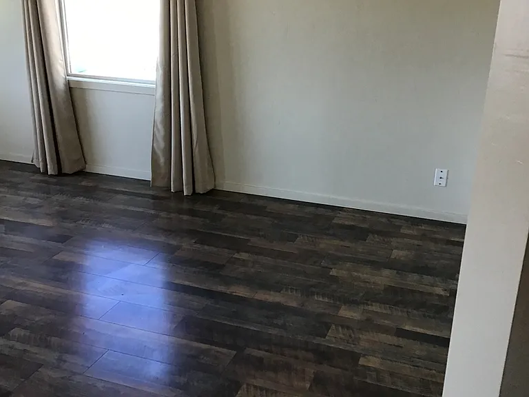 268 NE Holly St — Photo 3