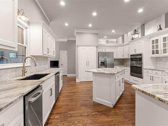 3rd image of 5825 Sweetbottom Ln