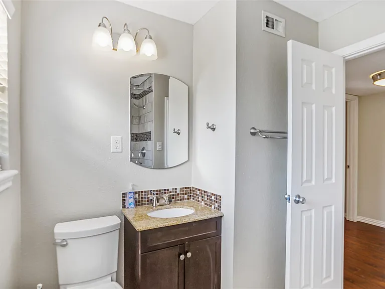 419 Marshall St #10 — Photo 12