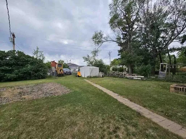 413 Eagle Dr, New Town, ND 58763