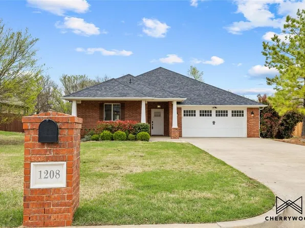 1208 Magnolia Dr, Ada, OK 74820